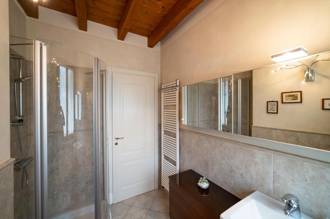 Romantic Lake View House Сулцано Екстериор снимка