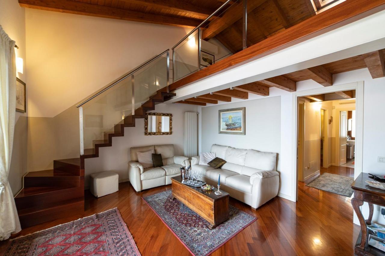 Romantic Lake View House Сулцано Екстериор снимка